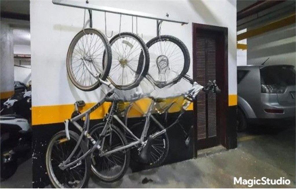 Apartamento com 187m² , 4 dormitórios , sendo 1 suíte , 3 vagas , para locação na Vila Mariana.