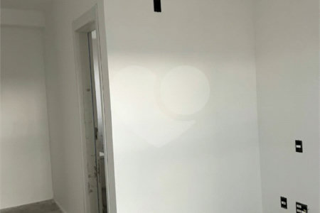 Apartamento com 95m² , 3 dormitórios , 2 vagas , à venda na Vila Prudente.