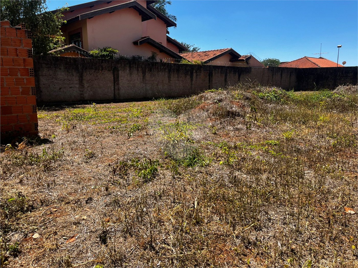 Terreno com 586,00 m² á Venda.