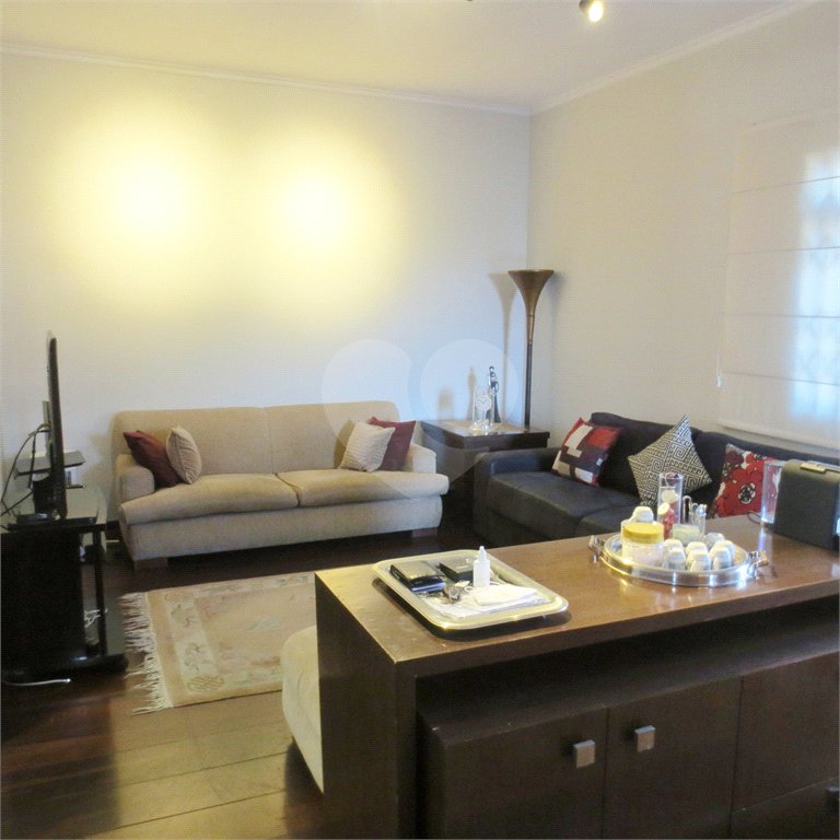 Casa térrea à venda na Saúde c/ 170m2 de construção - 3 Quartos/1 Suíte/4 Vagas na garagem
