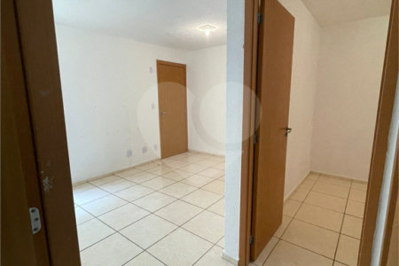 Apartamento no Condomínio Mont Everest .