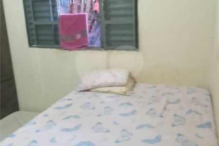 Imóvel para venda sendo 03 casas independentes na Vila Celina.