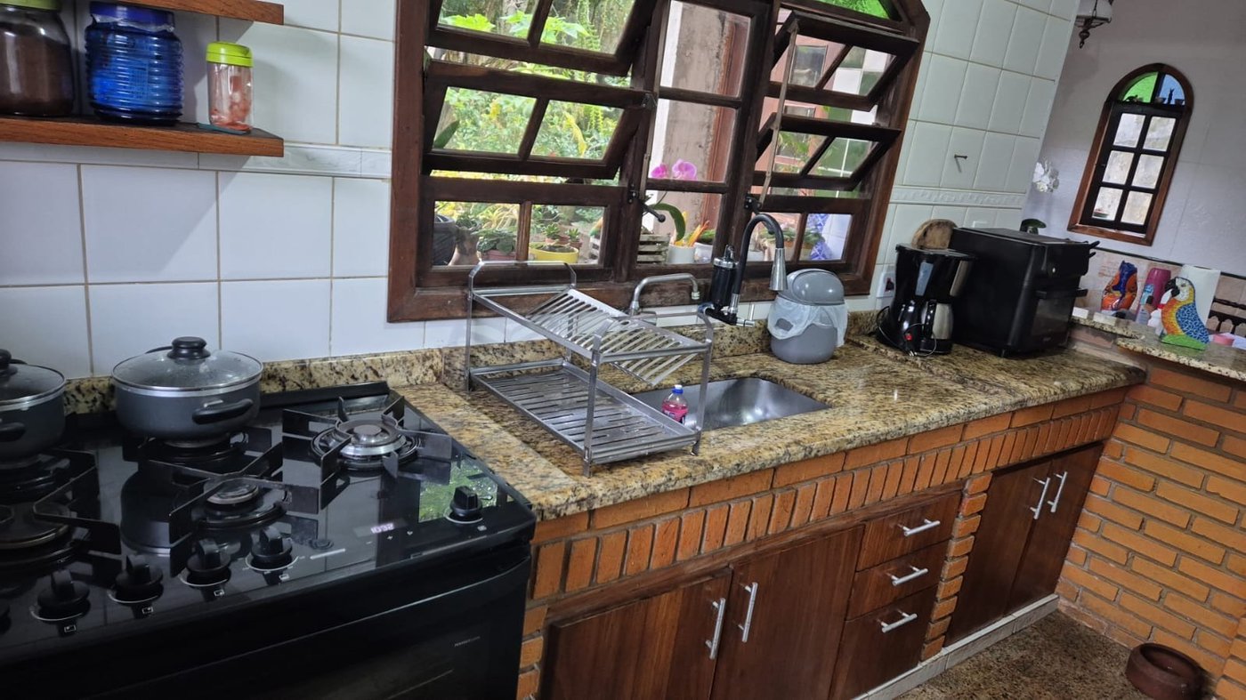 Casa à venda com 5 quartos, sendo 3 suítes, em Real, Praia Grande - SP
