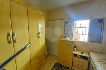 Casa terrea com 6 quartos, 2 vagas na Vila Brasilina