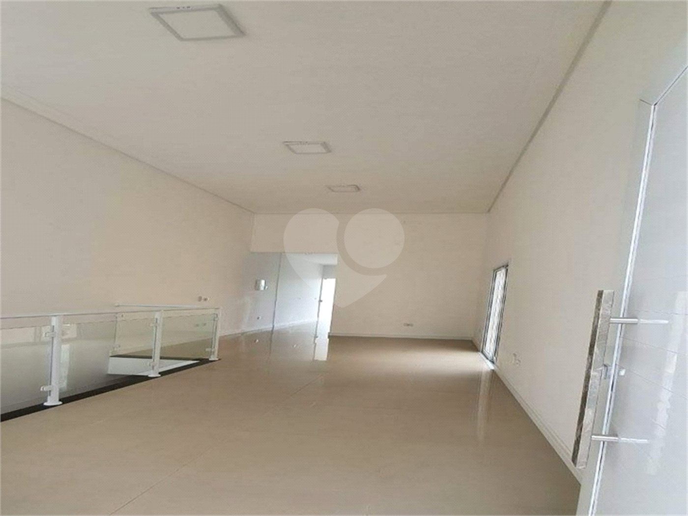 Casa à venda com 3 quartos, sendo 1 suíte, em Vila Santa Rosália, São Roque, SP