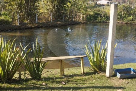 Chácara à venda com 6 quartos, sendo 1 suíte,  no Centro, Biritiba-mirim, SP