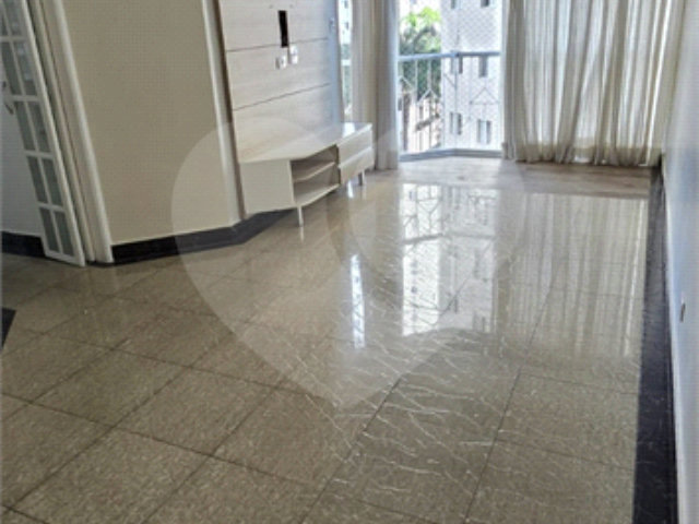 Apartamento à venda com 3 quartos, sendo 1 suíte, em Jardim Marajoara, São Paulo, SP