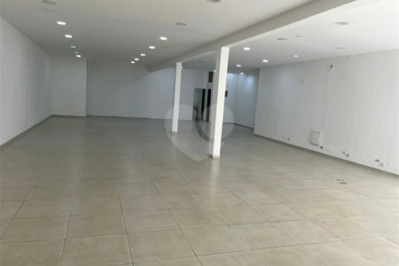 Salão para alugar em Vila Romanópolis, Ferraz de Vasconcelos, SP