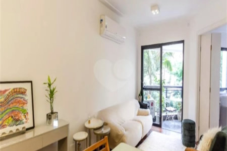 Apartamento à venda com 2 quartos, sendo 1 suíte, em Moema, São Paulo, SP