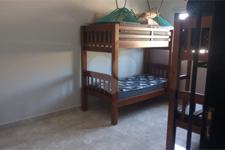 Casa à venda com 3 quartos, sendo 1 suíte,  no condomínio Village da Serra, Araçoiaba da Serra - SP