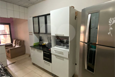 Casa Térrea com 1 dormitório.