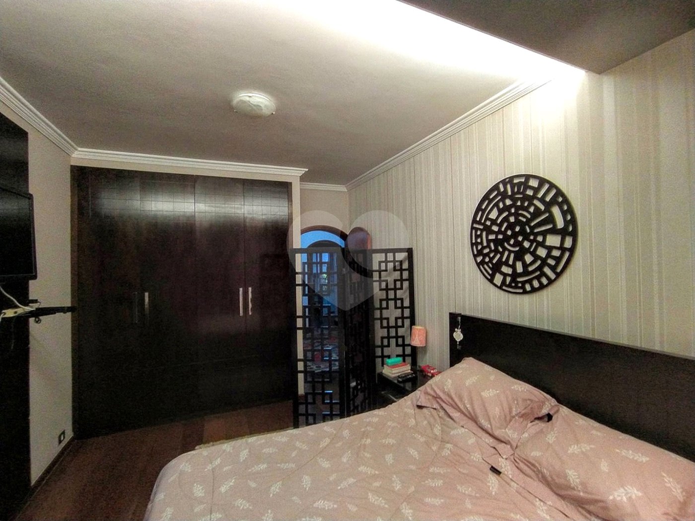 Sobrado à venda com 4 quartos, sendo 2 suítes, em Vila Paulicéia, São Paulo, SP