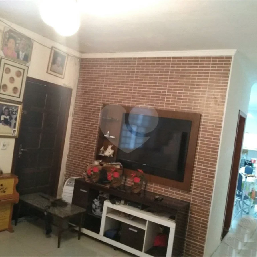 Sobrado à venda com 2 quartos, sendo 1 suíte, em Vila Medeiros, São Paulo, SP