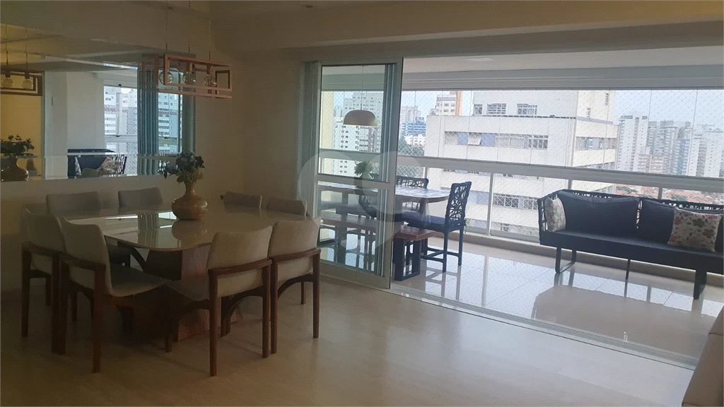 Apartamento maravilhoso na Mooca com 151m e 3 dormitórios,2 suítes e 3 vagas..