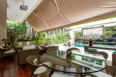 Casa à venda com 5 suítes em Jardim Cordeiro, São Paulo, SP