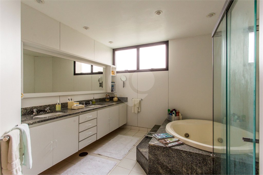 Apartamento à venda com 4 suítes em Real Parque, São Paulo, SP