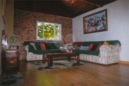 Casa à venda com 3 quartos, sendo 1 suíte, no condomínio Parque da Fazenda, Itatiba - SP