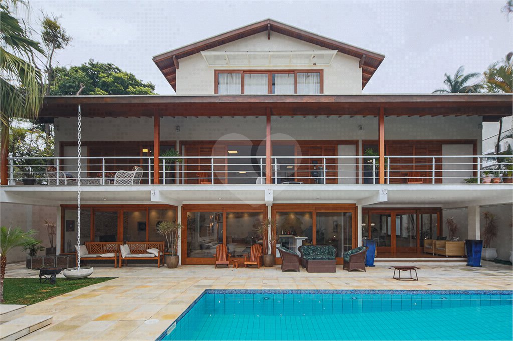 Casa à venda com 6 suítes em Jardim Cordeiro, São Paulo, SP