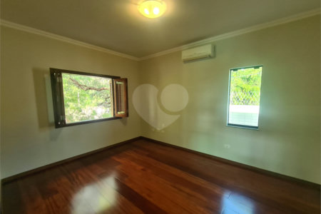 Casa à venda com 4 quartos, sendo 2 suítes, no condomínio Bosque de Grevilea, Vinhedo - SP