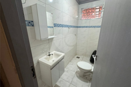 Sobrado á venda com Edícula, no Jardim Embaré, em São Carlos-SP.