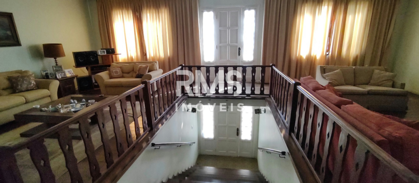 Casa à venda com 4 quartos, sendo 2 suítes,  no Centro, Itu, SP