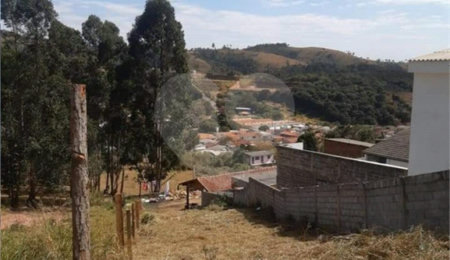 Terreno à venda no Centro, Bom Jesus dos Perdões, SP