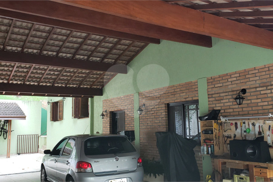 Casa à venda com 3 quartos, sendo 1 suíte, no condomínio Alpes da Cantareira, Mairiporã - SP