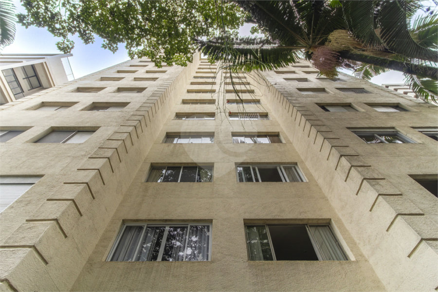 Apartamento de 3 dormitórios à venda na Vila madalena