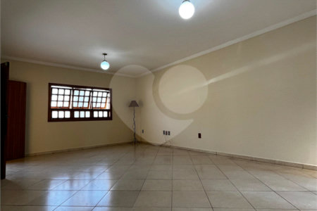 Casa à venda com 3 quartos em Parque da Lagoa, Itapetininga, SP