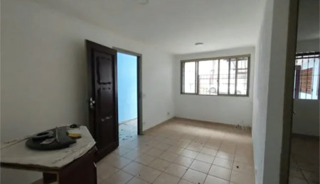 Casa de Vila à venda com 3 quartos, sendo 1 suíte,  em Jardim Esmeralda, São Paulo, SP