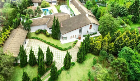 Casa à venda com 5 suítes no condomínio Suíça da Cantareira, Mairiporã - SP