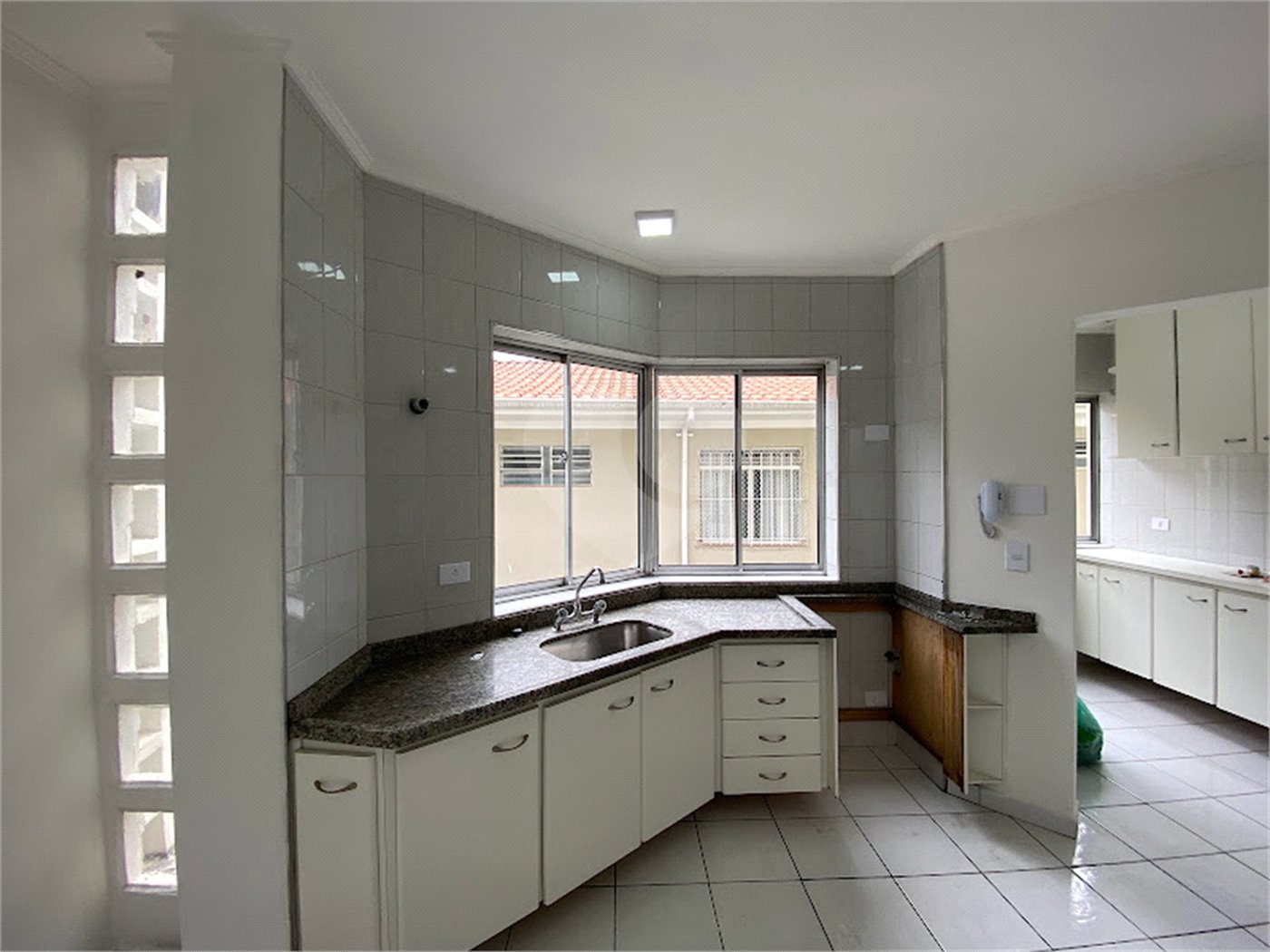 Sobrado à venda com 7 quartos, sendo 2 suítes, em Brooklin Paulista, São Paulo, SP