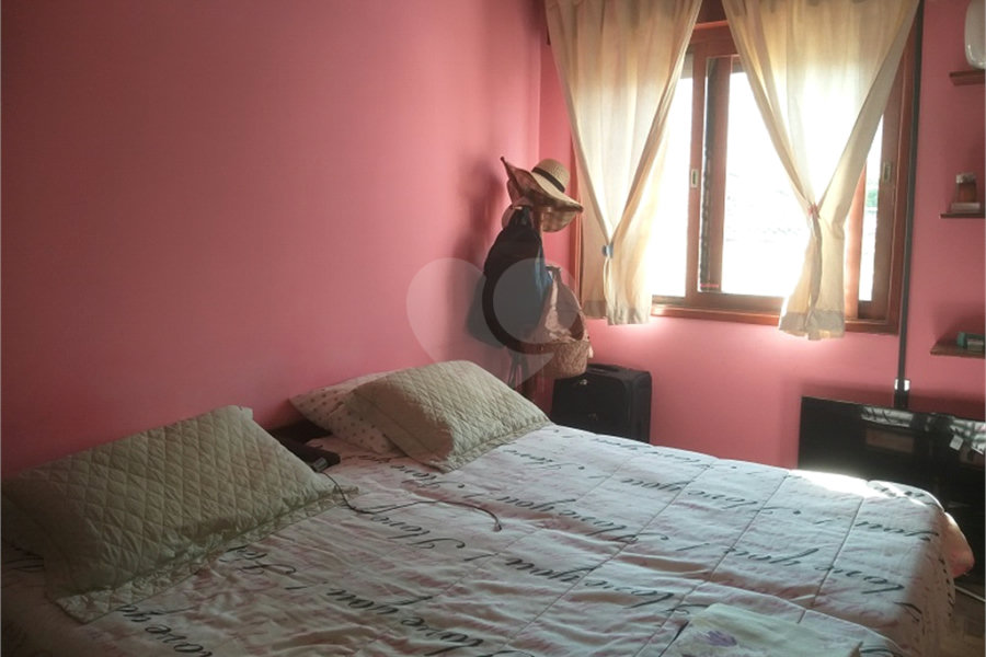 Casa à venda com 4 quartos, sendo 1 suíte, em Vila Galvão, Guarulhos, SP