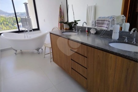 Casa à venda ou para alugar com 4 suítes no condomínio Itaporã, Atibaia - SP