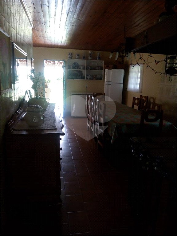 Chácara à venda com 5 quartos, sendo 2 suítes,  no Centro, Sarapuí, SP