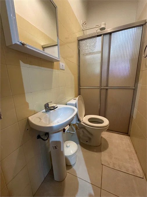 Casa à venda com 4 quartos, sendo 2 suítes, no condomínio Chacara Marques, Santana de Parnaíba - SP