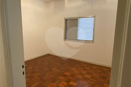 Casa à venda com 3 quartos em Campo Grande, São Paulo, SP