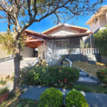 Casa à venda com 3 quartos, sendo 1 suíte, no condomínio Residencial Jardim das Palmeiras, Vinhedo - SP