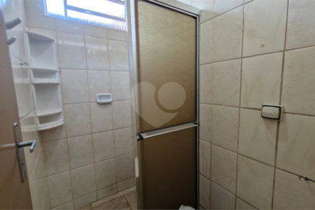 Casa para alugar com 3 quartos, sendo 1 suíte, no condomínio Santa Mônica, Atibaia - SP