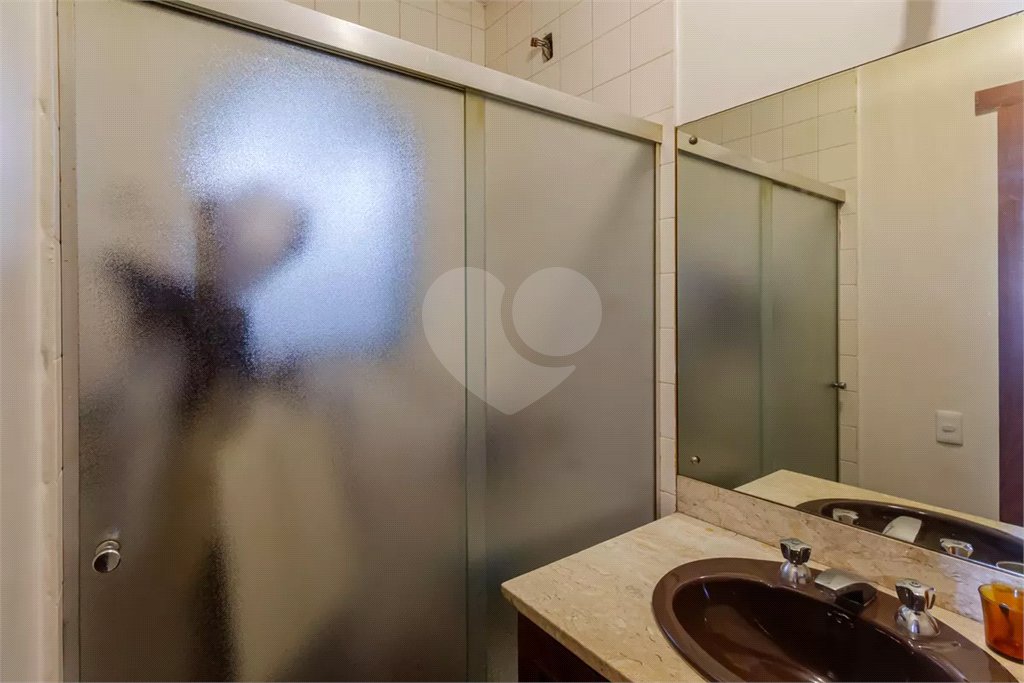 Casa à venda com 4 quartos, sendo 3 suítes,  em Jardim Guedala, São Paulo, SP