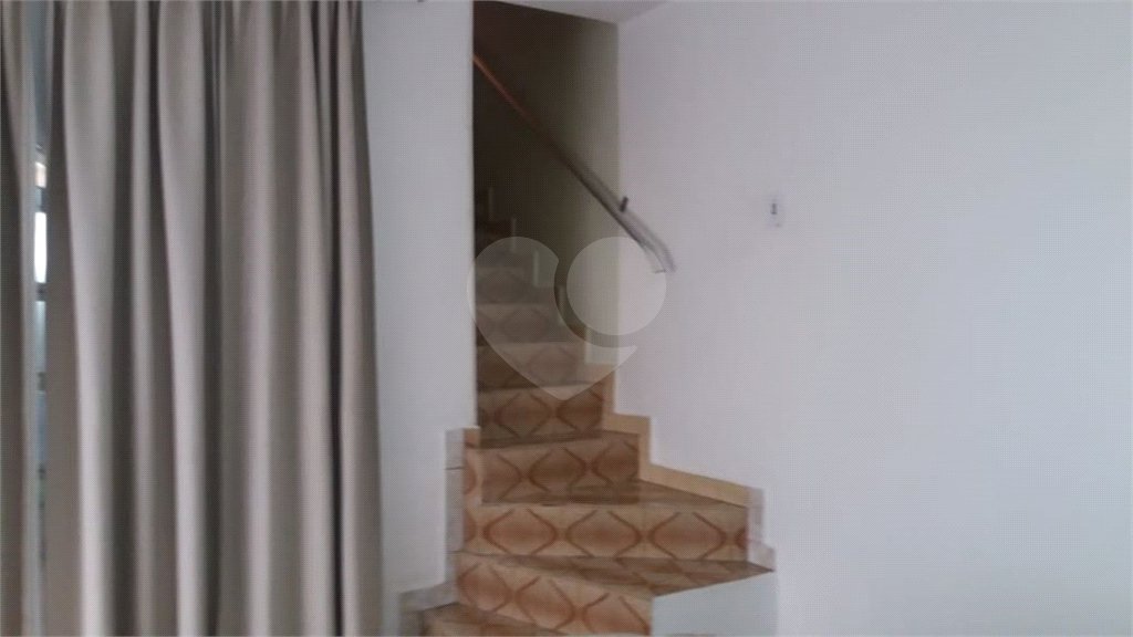 Sobrado à venda com 4 quartos em Jardim Guairaca, São Paulo, SP
