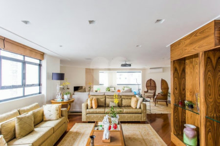 Apartamento à venda com 3 suítes em Campo Belo, São Paulo, SP