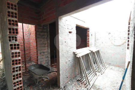 Casa à venda com 3 quartos, sendo 1 suíte, no condomínio Lago dos Ipês, Itapetininga - SP