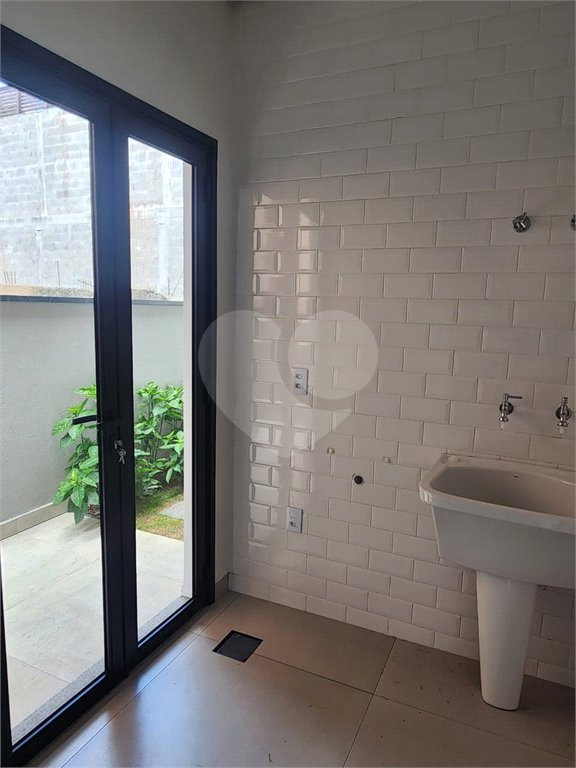 Casa à venda com 3 suítes no condomínio Terras de São Francisco, Vinhedo - SP