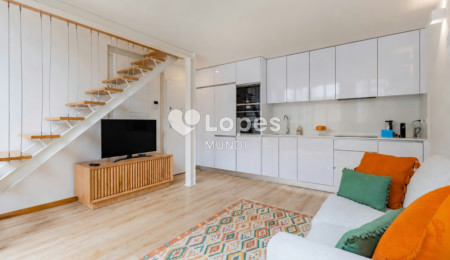 Apartamento T1 Duplex à venda no Bonfim, Porto, Portugal – Mobiliado