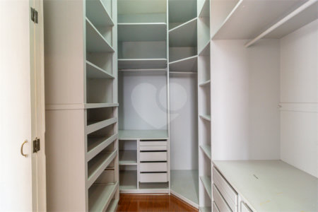 Apartamento à venda com 4 quartos, sendo 3 suítes,  em Chácara Santo Antônio, São Paulo, SP