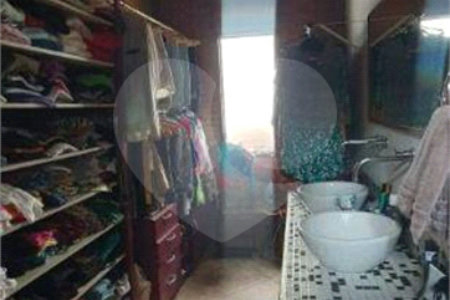 Casa à venda com 3 quartos, sendo 1 suíte, no condomínio Terras de São Francisco, Vinhedo - SP