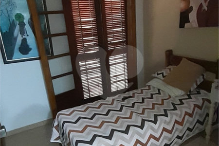 Casa à venda com 3 quartos, sendo 1 suíte, em Vila Helena, Atibaia, SP