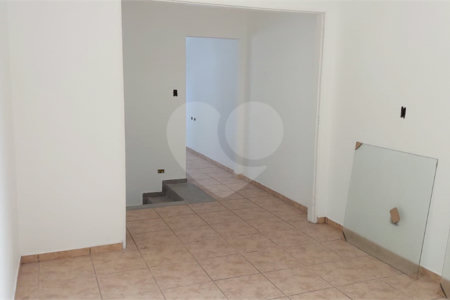 Sobrado à venda com 3 quartos, sendo 2 suítes, em Vila Paulicéia, São Paulo, SP