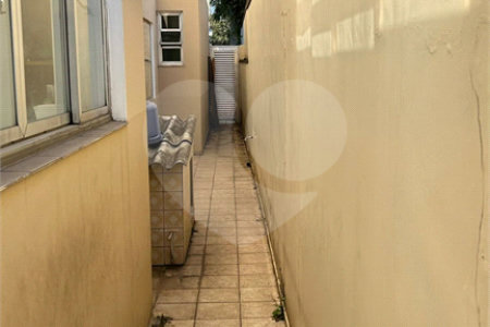 Sobrado à venda com 6 quartos, sendo 1 suíte,  em Sumarezinho, São Paulo, SP